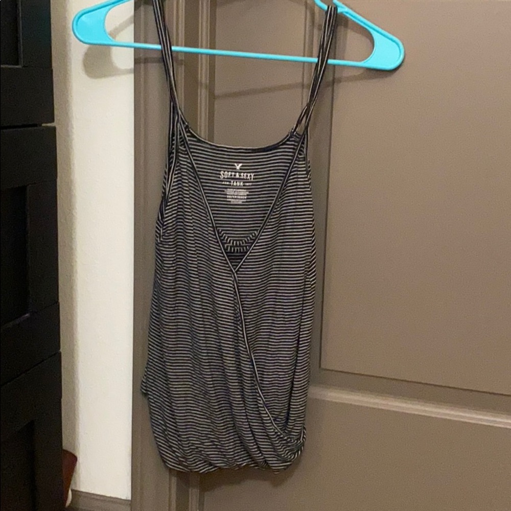 Comfy American eagle tank.